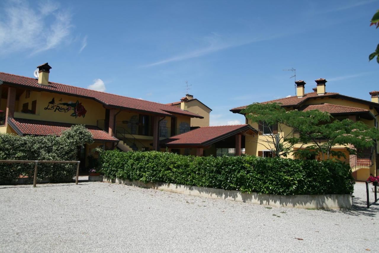 Agriturismo Lis Rosis Medea Luaran gambar
